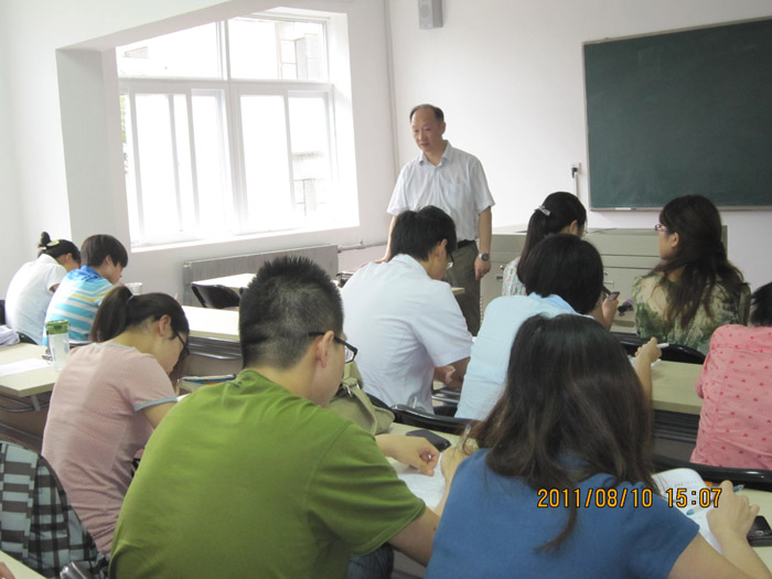 王院长与学生会谈